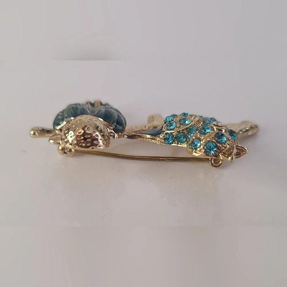 Vintage Gold Tone Brooch With Blue‎ Rhinestones And Enamel, Birds On A Branch - Picture 4 of 5